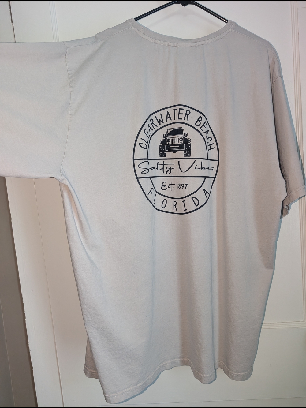 Clearwater Beach Florida 'Salty Vibes' Graphic Tee - Light Gray